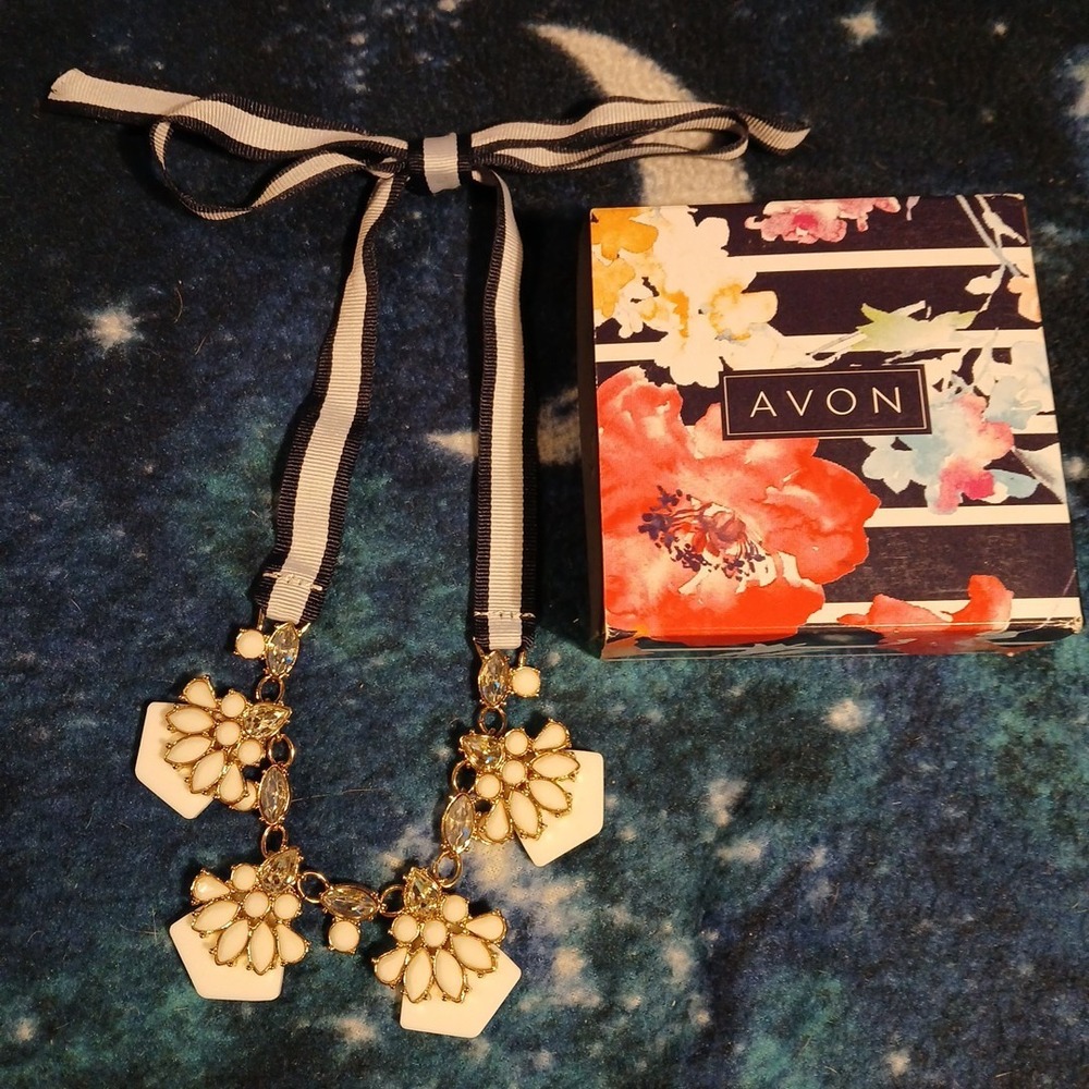 Avon Seaside Stripes Statement‎ Collar Necklace Adjustable Tie White Blue Navy
